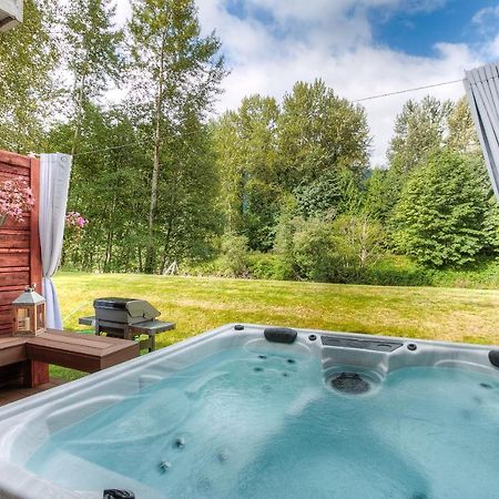 Moon River Suites #1 North Bend Bagian luar foto