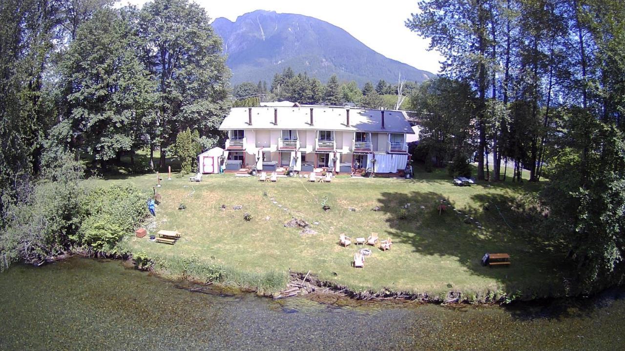 Moon River Suites #1 North Bend Bagian luar foto
