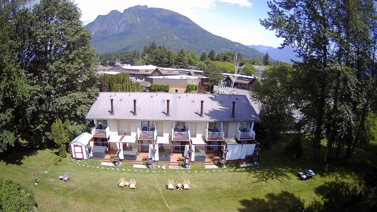 Moon River Suites #1 North Bend Bagian luar foto