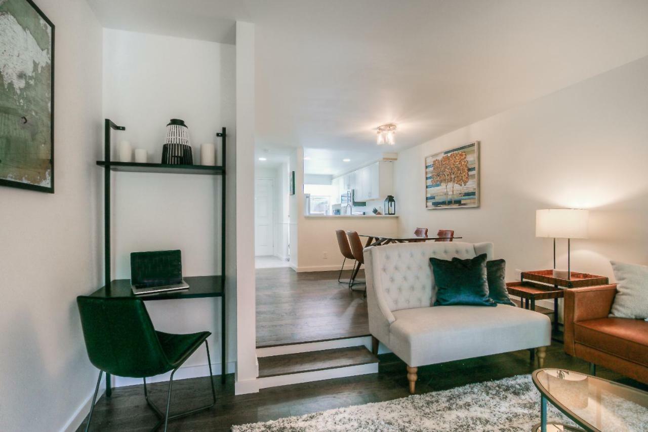 Moon River Suites #1 North Bend Bagian luar foto