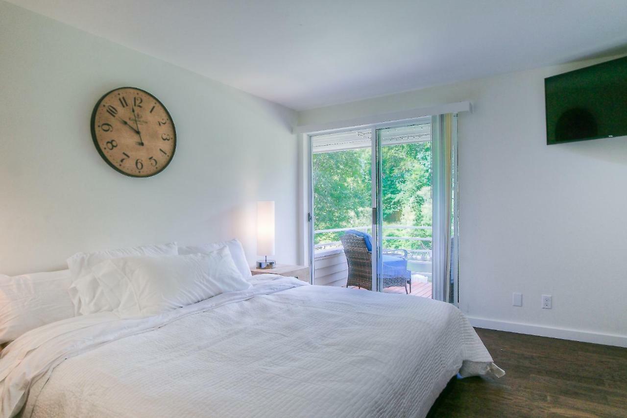 Moon River Suites #1 North Bend Bagian luar foto
