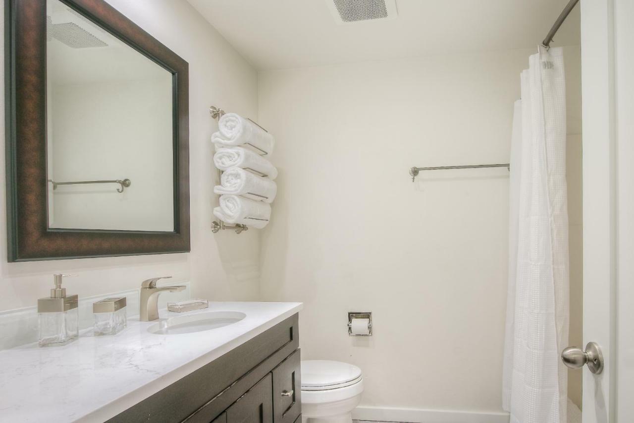 Moon River Suites #1 North Bend Bagian luar foto