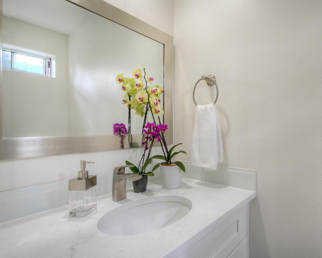 Moon River Suites #1 North Bend Bagian luar foto