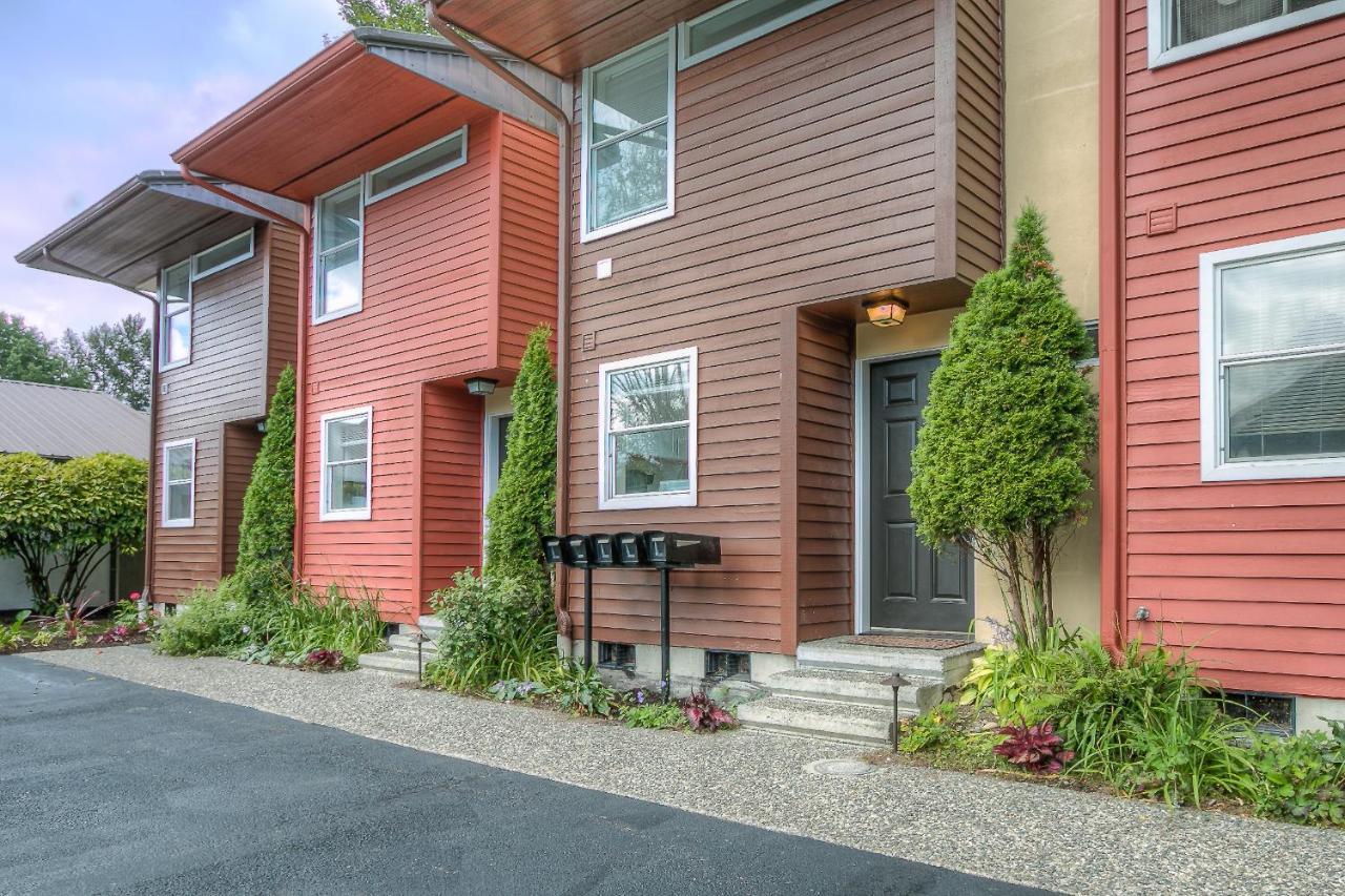 Moon River Suites #1 North Bend Bagian luar foto