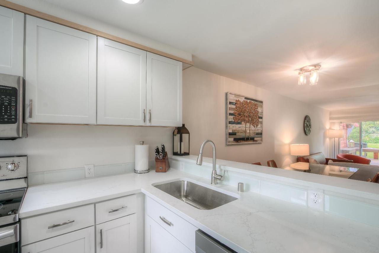 Moon River Suites #1 North Bend Bagian luar foto